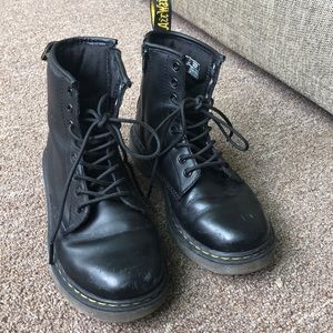 Youth Dr. Martens Delaney US size 2